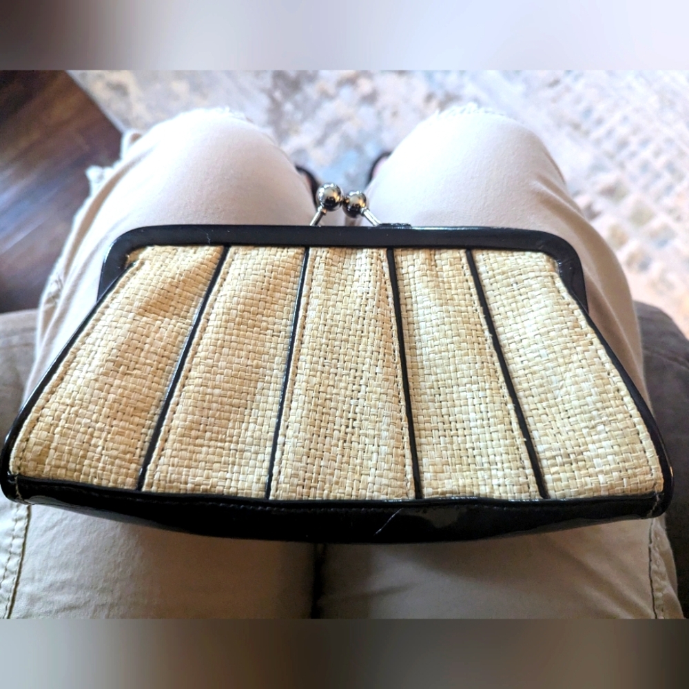 ELLEN TRACY Basket Weave & Black Patent Contrasting Clutch Toggle Frame Bag